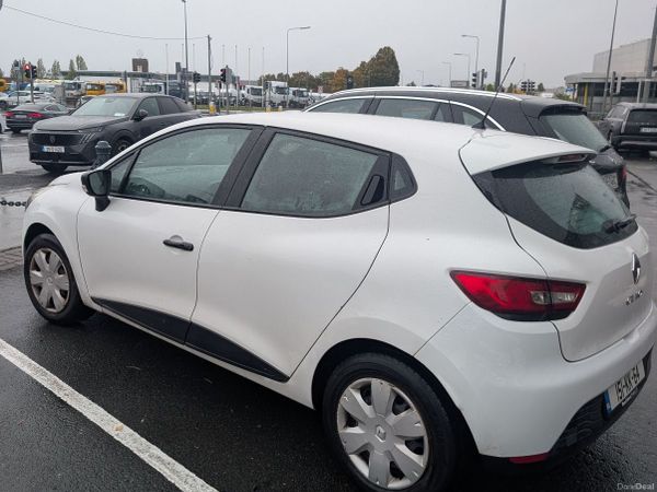 Renault Clio Hatchback, Petrol, 2015, White