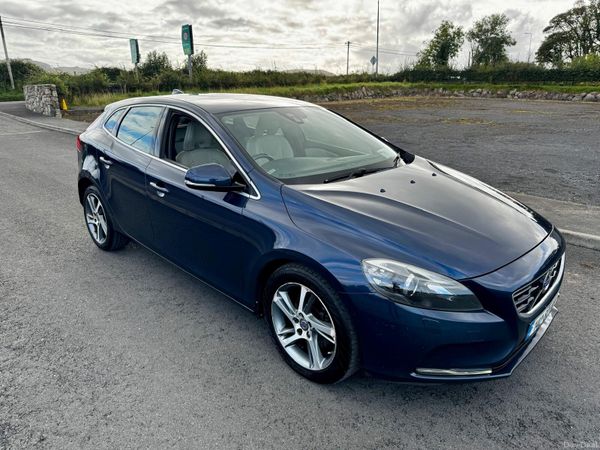 Volvo V40 Hatchback, Diesel, 2014, Blue