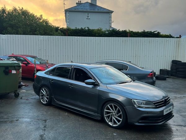 Volkswagen Jetta Saloon, Diesel, 2011, Grey