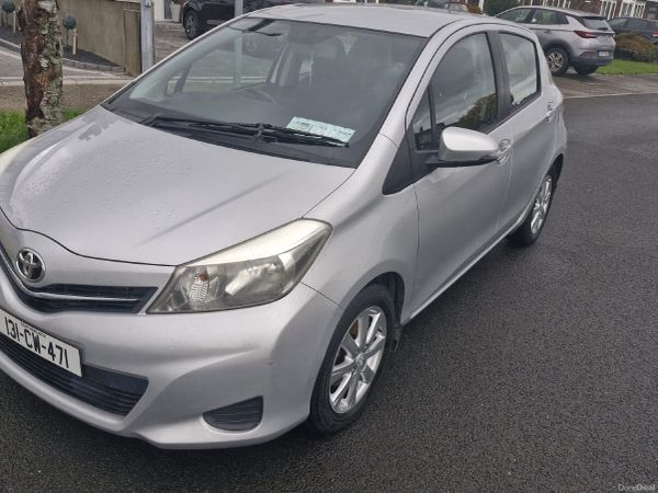 Toyota Yaris Hatchback, Diesel, 2013, Silver