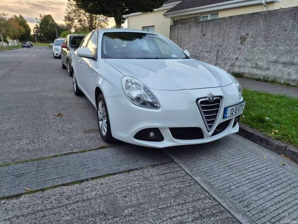 Alfa Romeo Giulietta Hatchback, Petrol, 2012, White