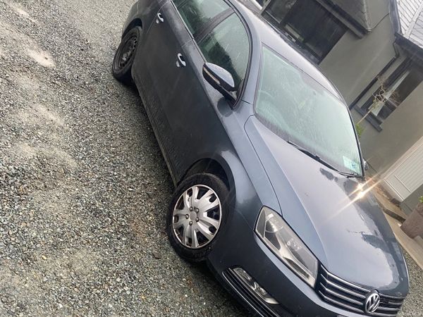 Volkswagen Passat Saloon, Diesel, 2012, Grey