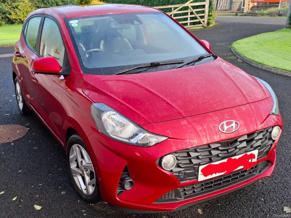 Hyundai i10 Hatchback, Petrol, 2022, Red