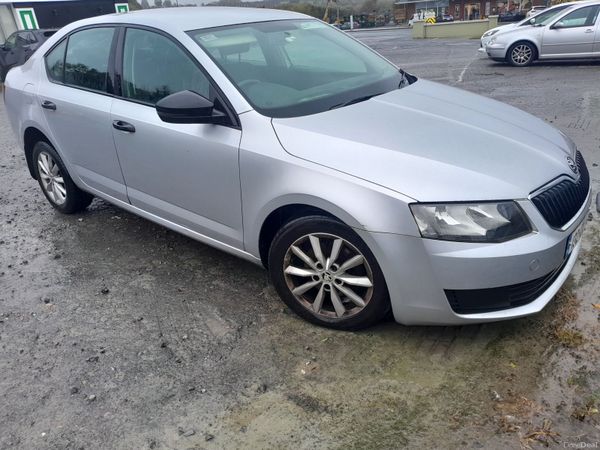 Skoda Octavia Hatchback, Diesel, 2013, Silver