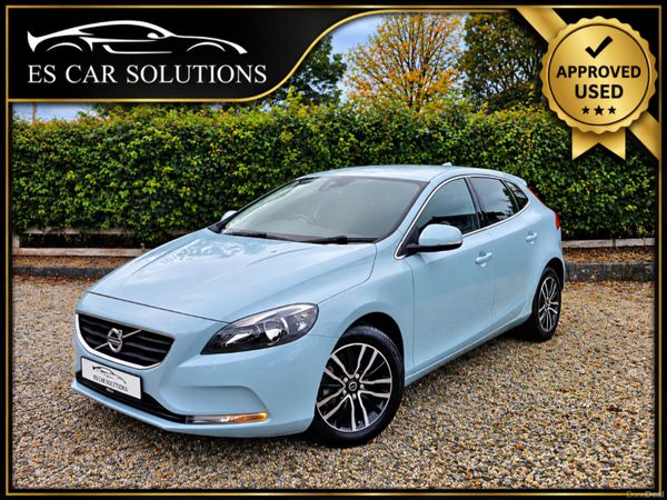 Volvo V40 Hatchback, Petrol, 2016, Grey