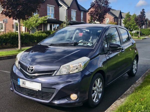 Toyota Yaris Hatchback, Petrol, 2014, Blue