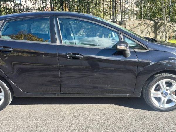Ford Fiesta Hatchback, Petrol, 2009, Black