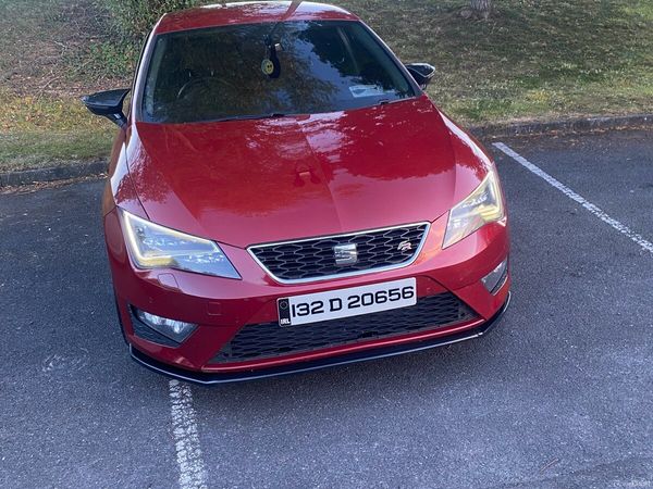 SEAT Leon Hatchback, Diesel, 2013, Red