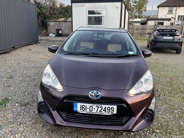 Toyota Aqua Hatchback, Petrol Hybrid, 2016, Purple