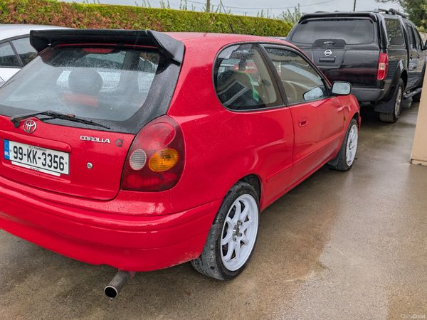 Toyota Corolla Hatchback, Petrol, 1999, Red
