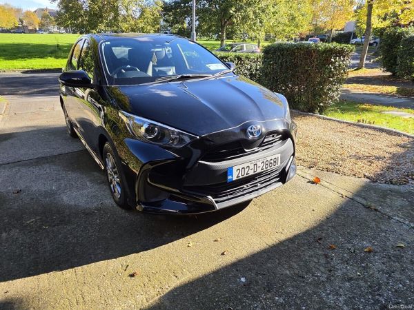 Toyota Yaris Hatchback, Petrol Hybrid, 2020, Black