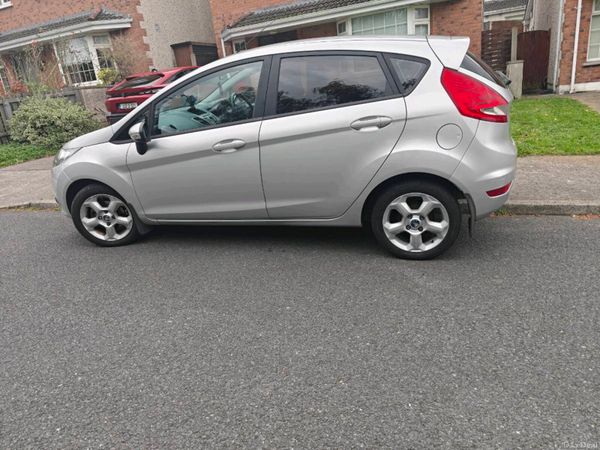 Ford Fiesta Hatchback, Petrol, 2010, Silver
