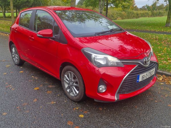 Toyota Yaris Hatchback, Petrol, 2016, Red
