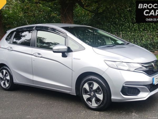Honda Fit Hatchback, Petrol Hybrid, 2017, Silver