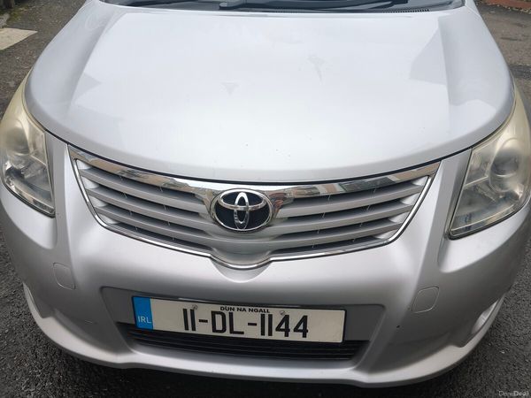 Toyota Avensis Saloon, Diesel, 2011, Silver