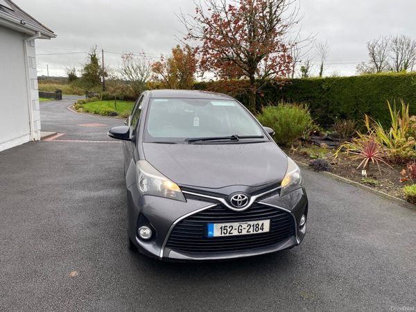 Toyota Yaris Hatchback, Petrol, 2015, Grey