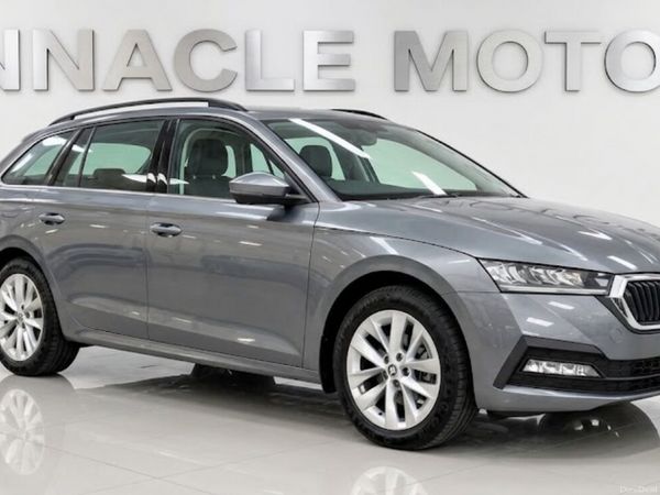 Skoda Octavia Estate, Diesel, 2023, Grey