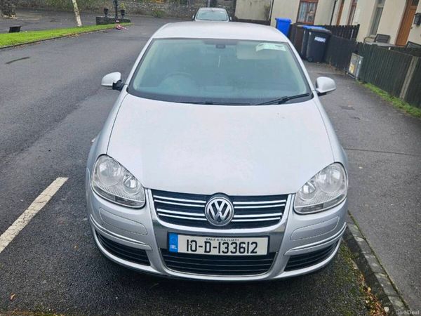 Volkswagen Jetta Saloon, Diesel, 2010, Silver
