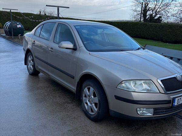 Skoda Octavia Hatchback, Petrol, 2007, Beige