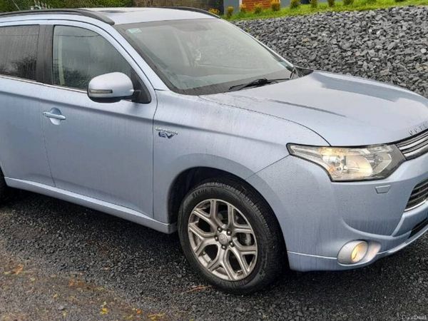 Mitsubishi Outlander SUV, Petrol Plug-in Hybrid, 2015, Blue