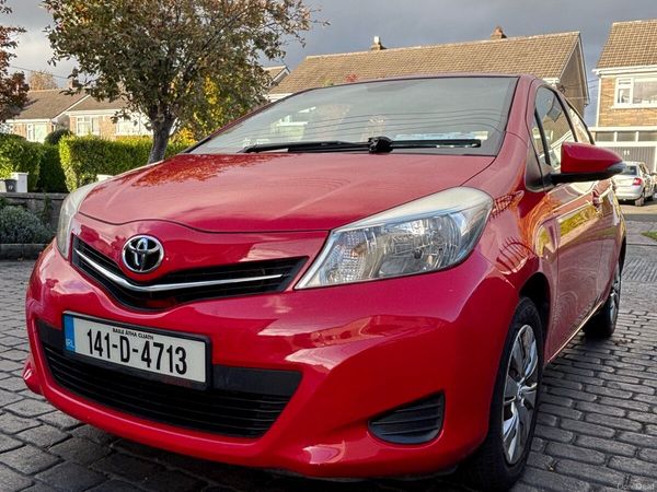 Toyota Yaris Hatchback, Petrol, 2014, Red