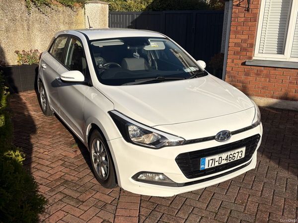 Hyundai i20 Hatchback, Petrol, 2017, White