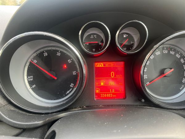 Opel Insignia MPV, Diesel, 2012, Black