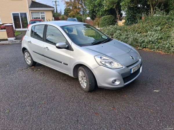 Renault Clio Hatchback, Petrol, 2010, Silver