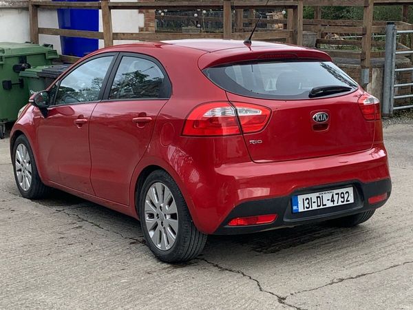 Kia Rio Hatchback, Petrol, 2013, Red