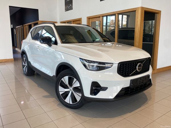 Volvo XC40 SUV, Petrol Hybrid, 2023, White