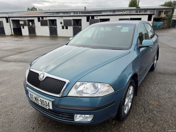 Skoda Octavia Hatchback, Petrol, 2007, Green