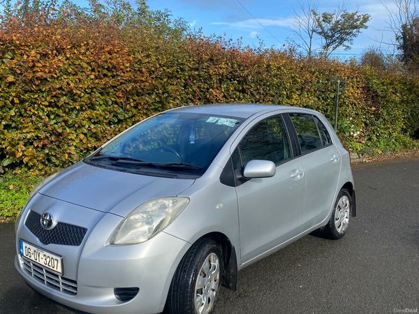 Toyota Yaris Hatchback, Petrol, 2006, Silver