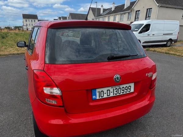Skoda Fabia Hatchback, Petrol, 2010, Red