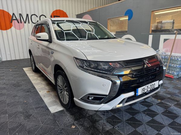 Mitsubishi Outlander SUV, Petrol Hybrid, 2019, White