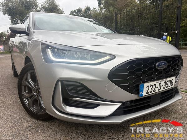Ford Focus Hatchback, Petrol, 2023, Grey