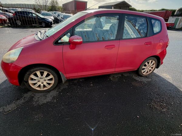 Honda Jazz Hatchback, Petrol, 2008, Red