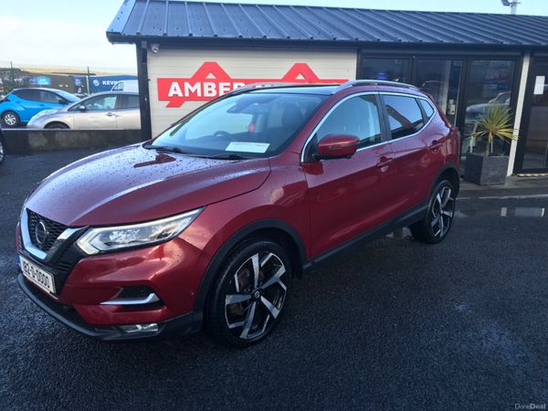 Nissan Qashqai SUV, Petrol, 2018, Red
