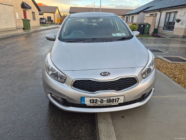 Kia Ceed Hatchback, Diesel, 2013, Silver