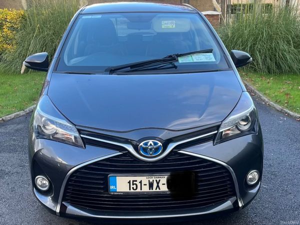 Toyota Yaris Hatchback, Petrol Hybrid, 2015, Grey