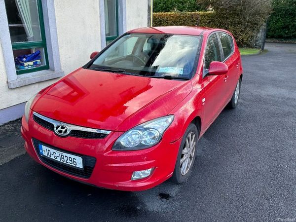 Hyundai i30 Hatchback, Diesel, 2010, Red
