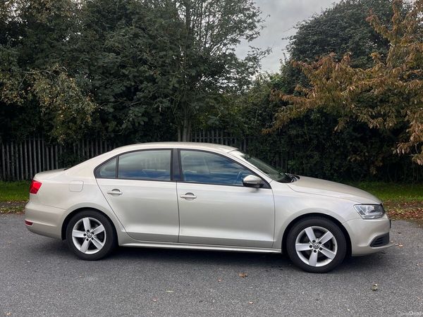 Volkswagen Jetta Saloon, Diesel, 2013, Silver