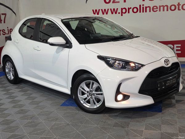 Toyota Yaris Hatchback, Petrol, 2024, White