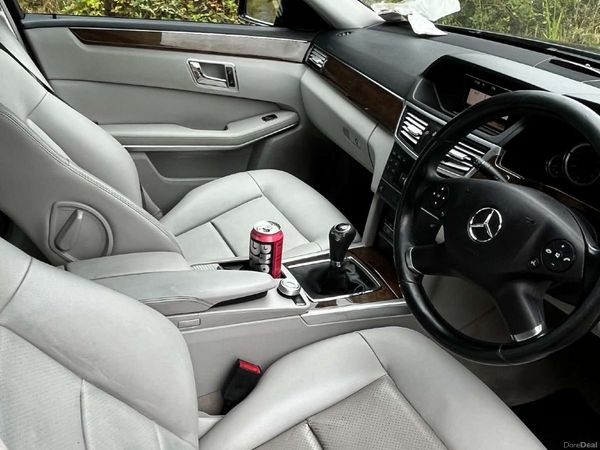 Mercedes-Benz E-Class Saloon, Diesel, 2009, Blue