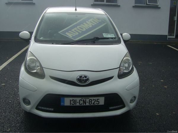 Toyota Aygo Hatchback, Petrol, 2013, White