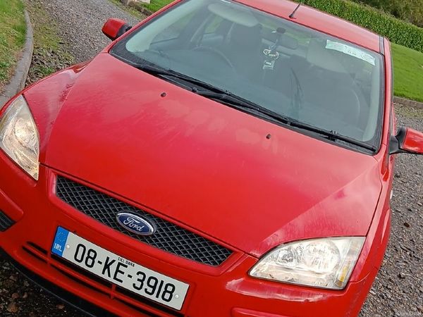 Ford Focus Saloon, Petrol, 2008, Red