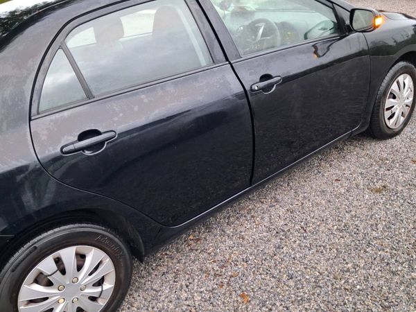 Toyota Corolla Saloon, Diesel, 2011, Black