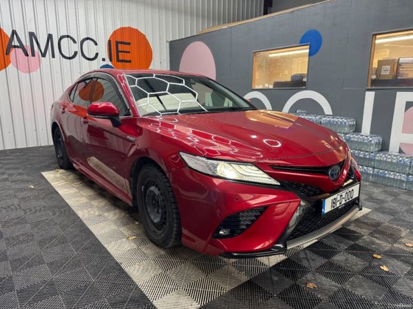 Toyota Camry Saloon, Petrol Hybrid, 2018, Red