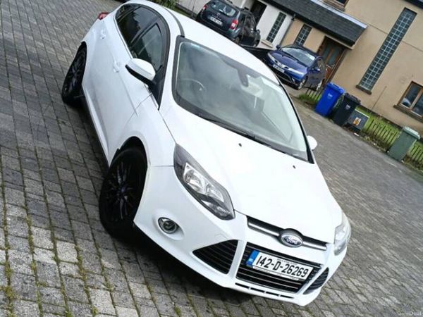 Ford Focus Hatchback, Petrol, 2014, White