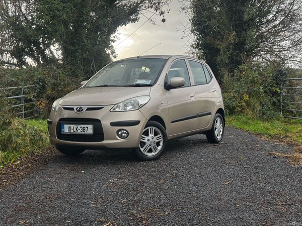 Hyundai i10 Hatchback, Petrol, 2010, Gold