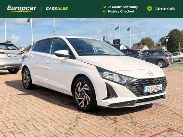 Hyundai i20 Hatchback, Petrol, 2024, White